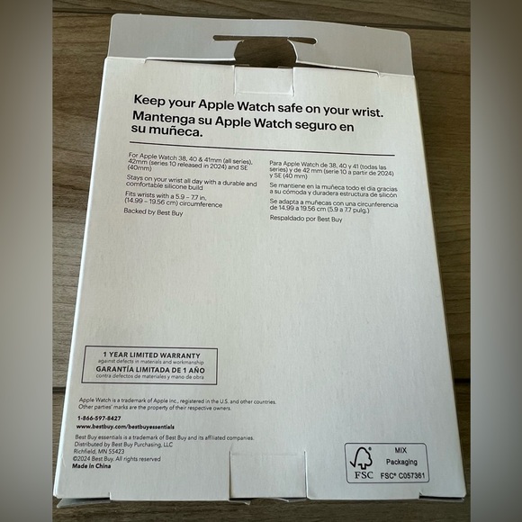 BEST BUY ESSENTIALS | NIB Apple Watch Silicone Bands - Picture 4 of 5